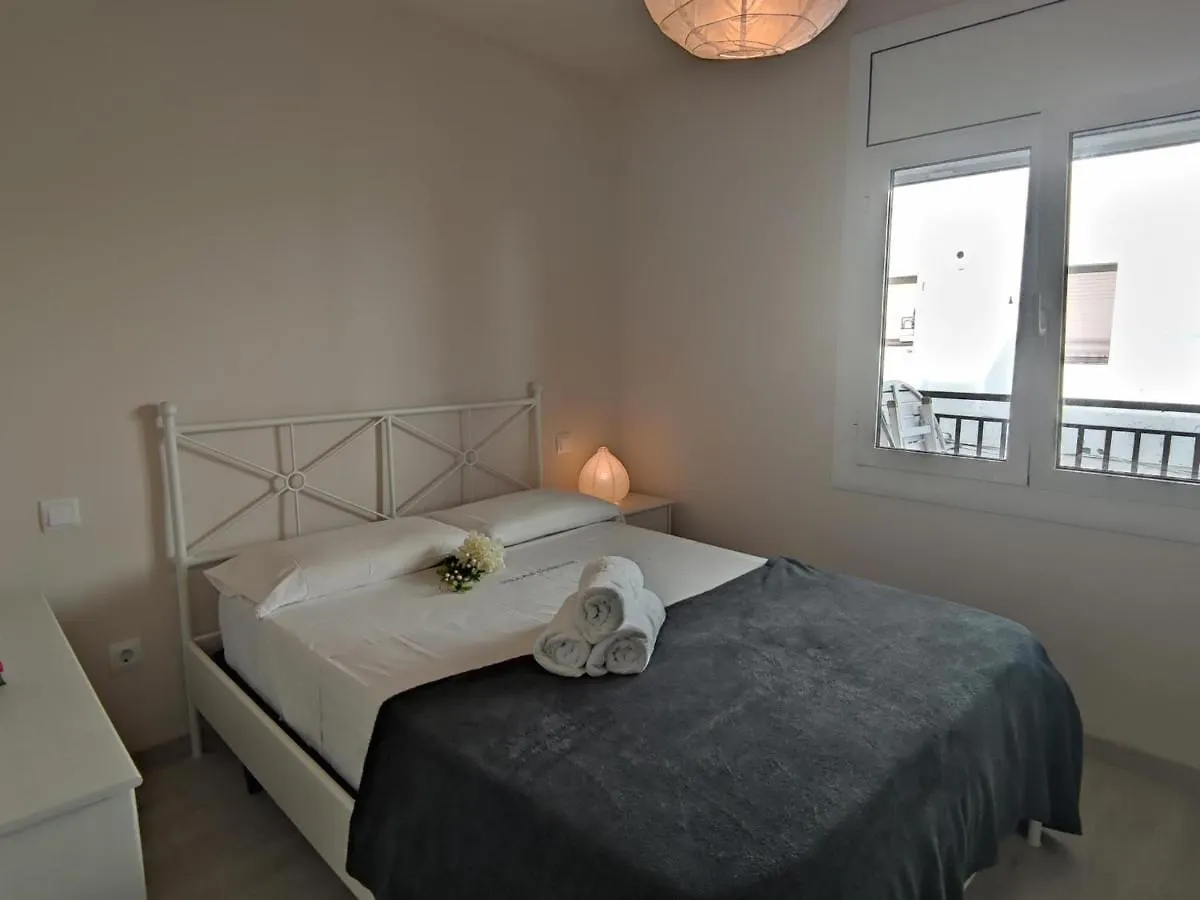 Apartamento Acogedor Cerca Del Centro Y Playa En Platja D'Aro, Con Balcon Y Cocina Equipada - Es-209-44 0*,