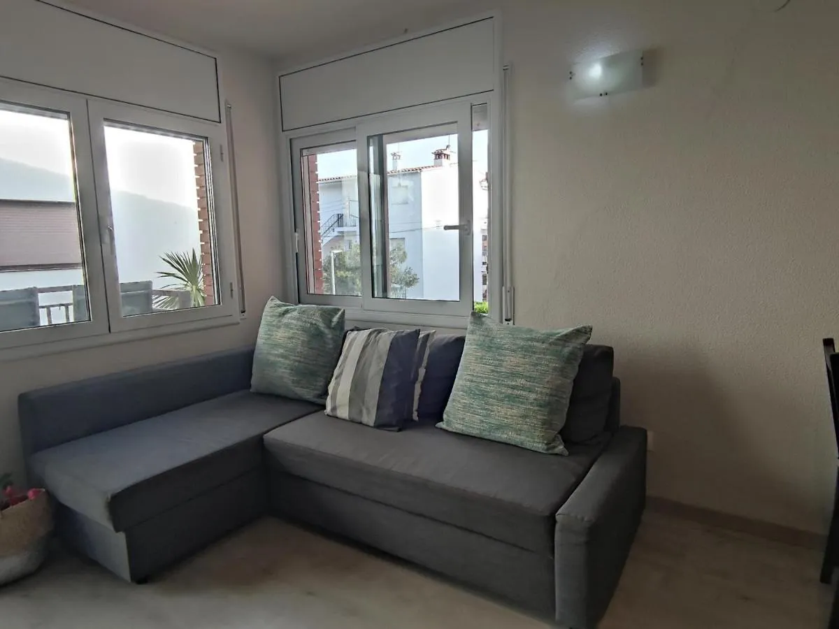 Apartamento Acogedor Cerca Del Centro Y Playa En Platja D'Aro, Con Balcon Y Cocina Equipada - Es-209-44