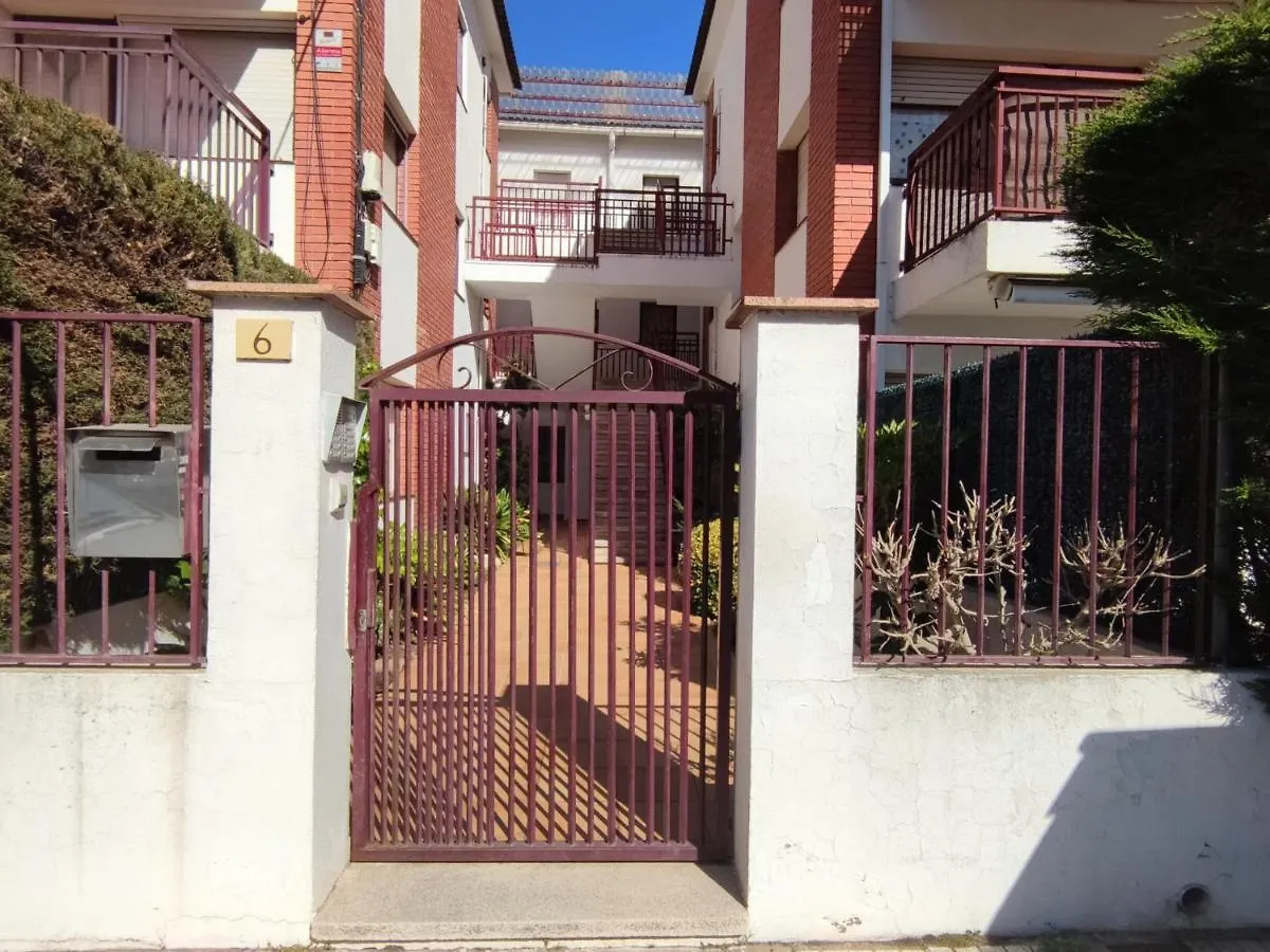 Apartamento Acogedor Cerca Del Centro Y Playa En Platja D'Aro, Con Balcon Y Cocina Equipada - Es-209-44 0*,